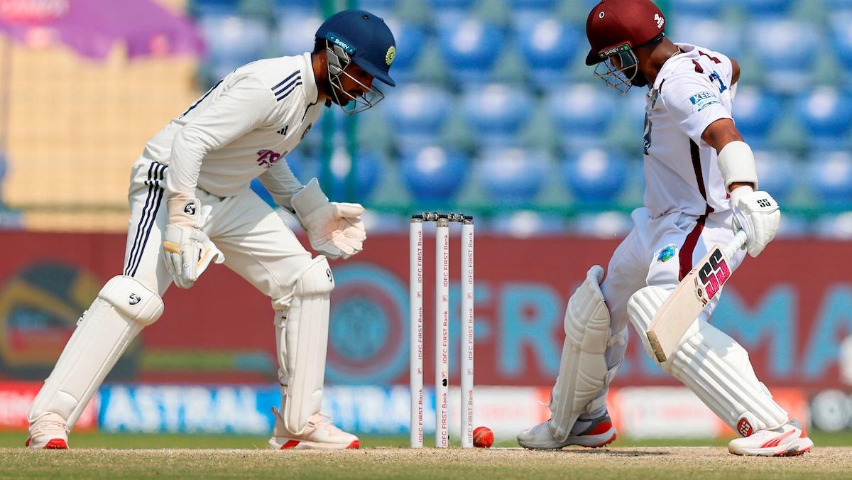 Dhruv Jurel and Shai Hope react as the latter does well to keep the ball from hitting the stumps