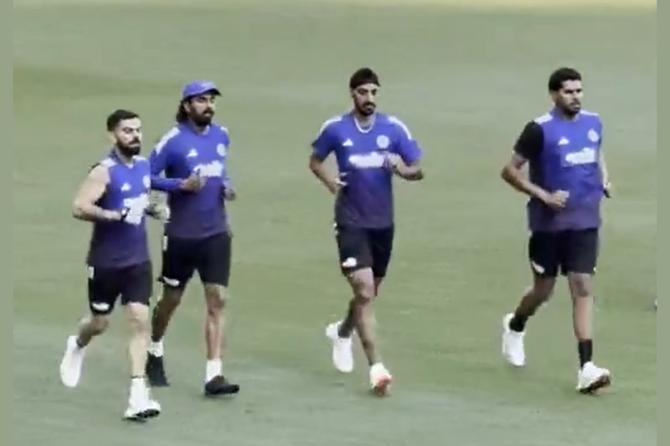 Virat Kohli, KL Rahul, Arshdeep Singh and Harshit Rana go through the drills