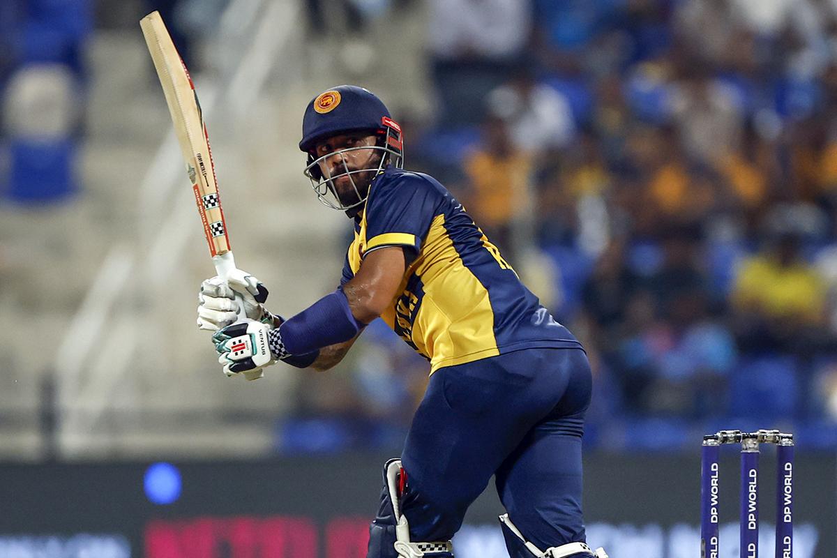 Kusal Mendis found form as he anchored Sri Lanka's chase with an unbeaten 74 off 52 balls.