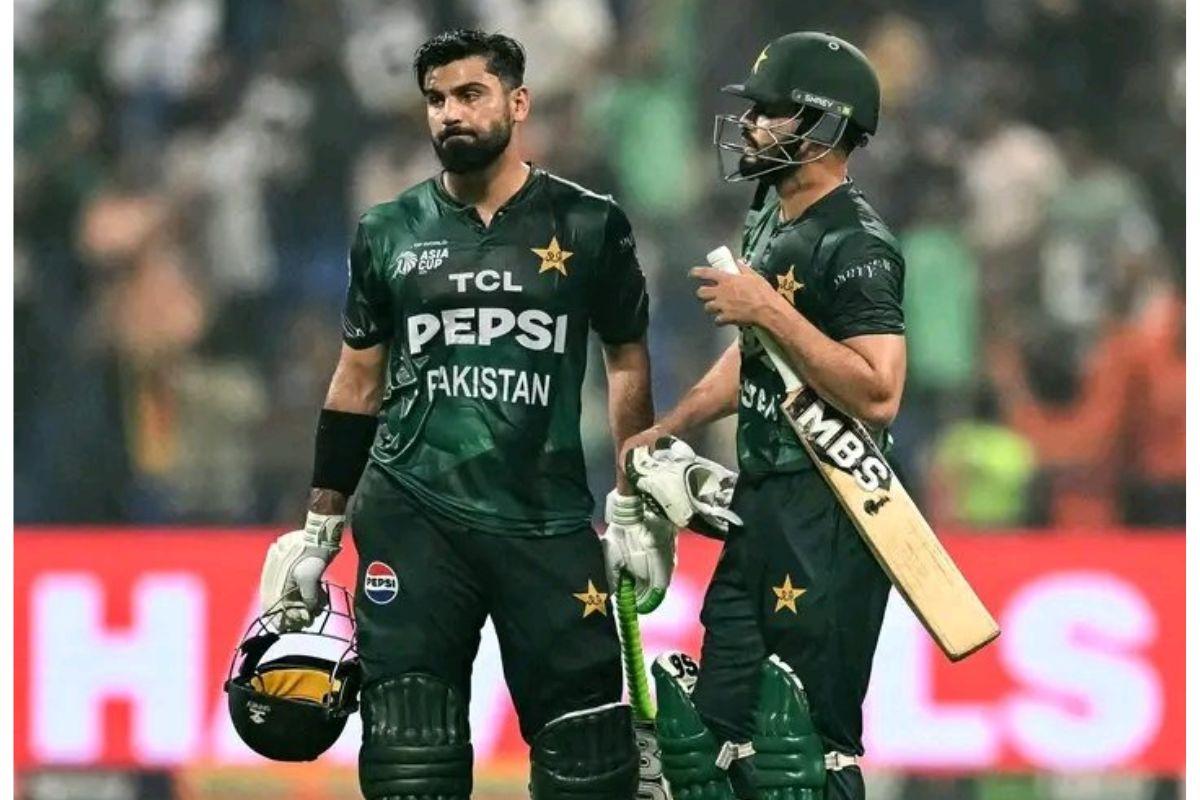 Mohammad Nawaz (38 not out) and Hussain Talat (32 not out) put on a 54-run unbeaten partnership to help Pakistan beat Sri Lanka by 5 wickets in their Super 4s match of the Asia Cup in Abu Dhabi on Tuesday