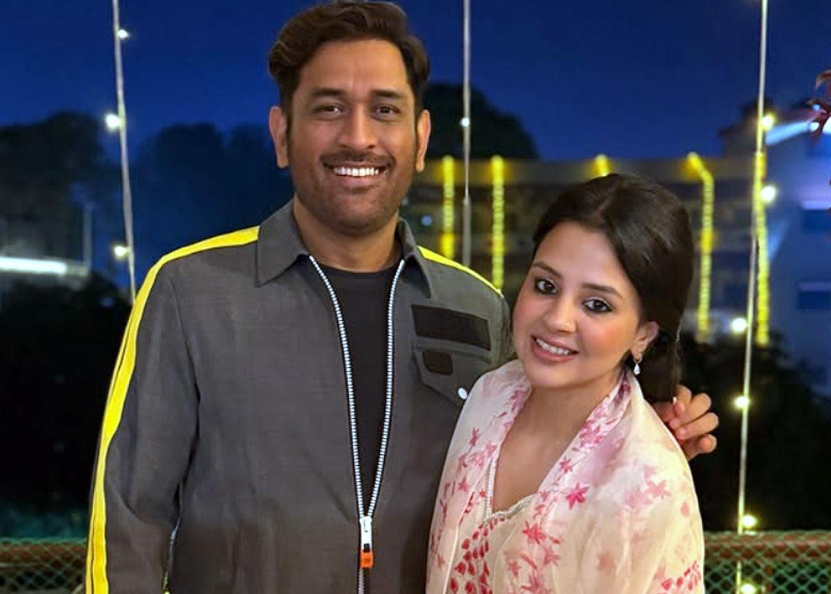 Sakshi Singh Dhoni salta en Wankhede
