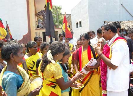 Pandia Rajan with DMDK supporters