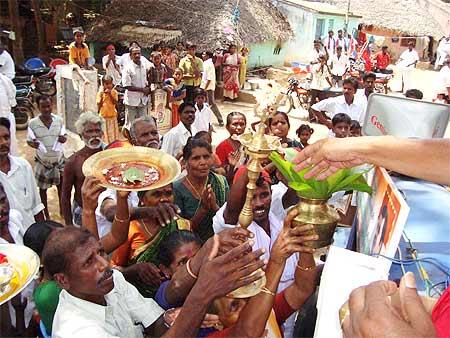 All across the campaign route, aartis were held for Aiyar, and shawls were handed out to him, crackers were burst. This was a full-fledged election campaign all right