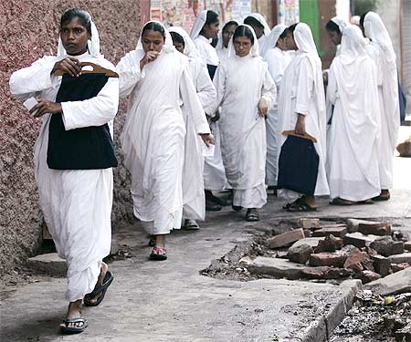 Missionaries of Charity nuns arrive to vote