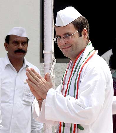Rahul arrives to attend a rally in Allahabad