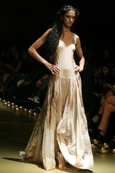 rediff.com: Anamika Khanna brings down the curtain on LFW