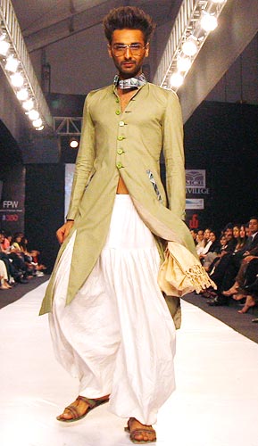 Not everyone can carry off a radical outfit like this one by Pakistani designer Syed Rizwanullah