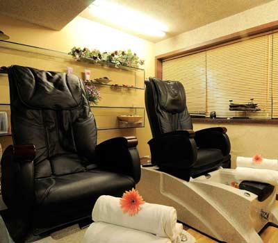 Deep massage chairs at Iosis