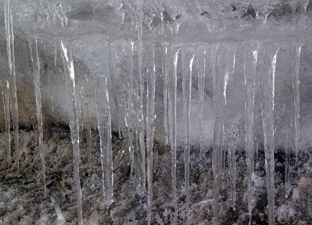Ice and its formations, Khardung La