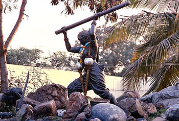 Obavva fought Hyder Ali's troops single-handedly with a pestle.