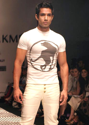 I want to be airlifted to work: Model Sahil Shroff
