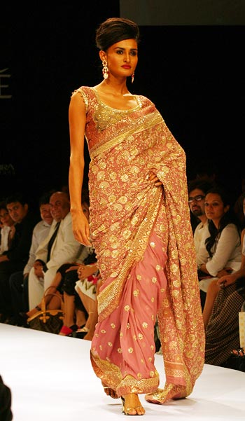 LFW: Indo-Mughal flavour from Shyamal and Bhumika