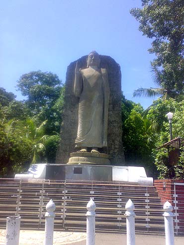 Avunka Buddha, Colombo, Sri Lanka