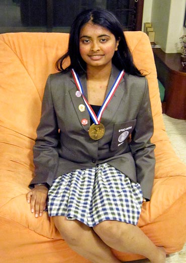 Aakanksha Sarda after winning the gold