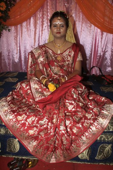 Readers in Bengali and Maharashtrian bridal designs!