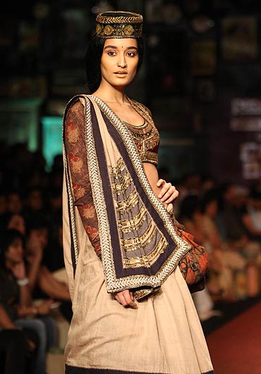 One of Sabyasachi's classic khadi ensembles, showcased at the Pearls Delhi Couture FW last month