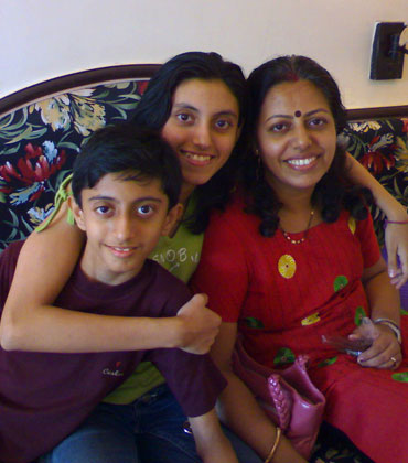 Shreya with her brother and mother before the accident