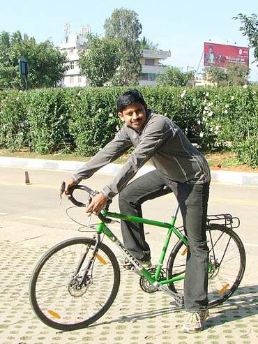 Shree Kumar is a software engineer who likes to cycle across India