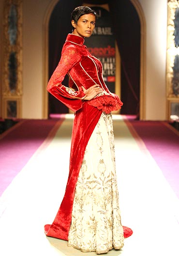 Fashion: Indo-Russian glam on the ramp