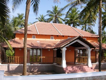 Independent villa by the beach and backwaters of Karnataka