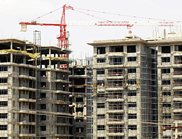 6 ways builders HARASS home buyers