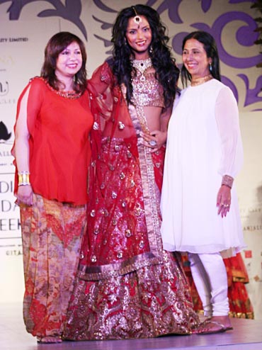 Ashima and Leena with Neetu Chandra
