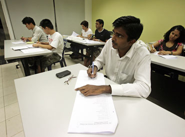 Indian students learn Mandarin in Singapore