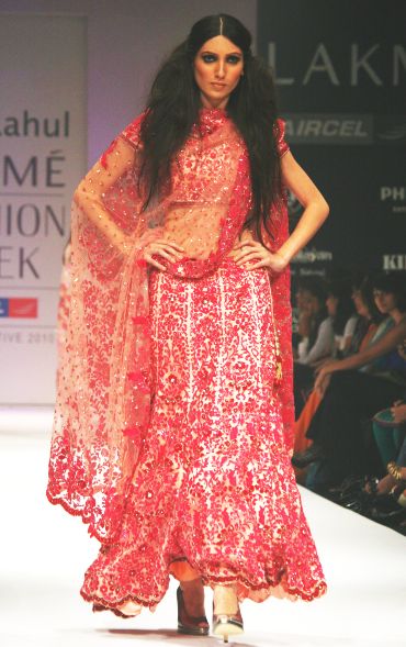 Drape your dupatta differently, like this one-sided slouching style by Abhirahul