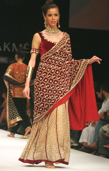 This ghagara from Shyamal and Bhumika is just the right length