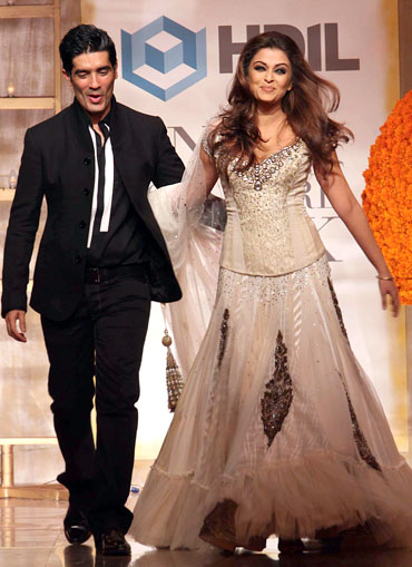 Manish Malhotra and Aishwarya Rai Bachchan walk the ramp at HDIL India Couture Week