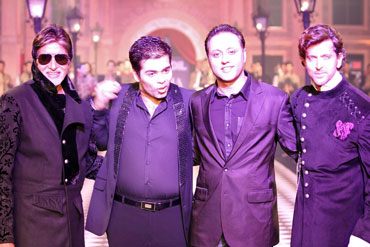 Amitabh Bachchan, Karan Johar, Varun Bahl and Hrithik Roshan at HDIL India Couture Week