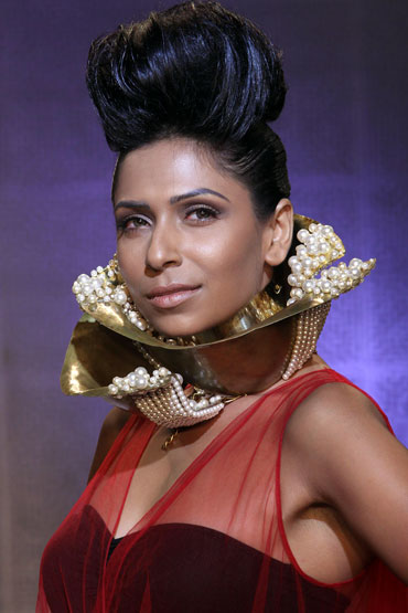 Candice Pinto for Raj Mahtani at HDIL India Couture Week