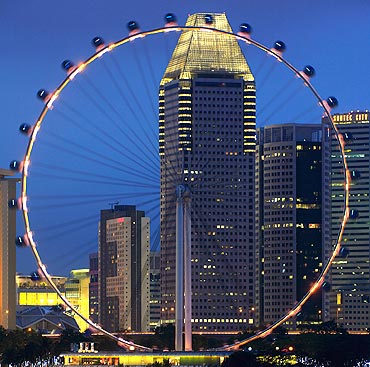 The Singapore Flyer observation wheel