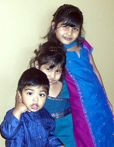 (L-R) Aayaan, Disha and Diya Roy