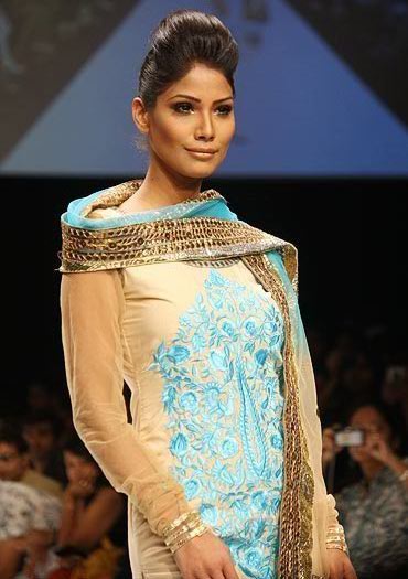 Nicole Faria for Payal Kapoor