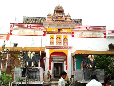Sharana Basveshwara Temple, Gulbarga