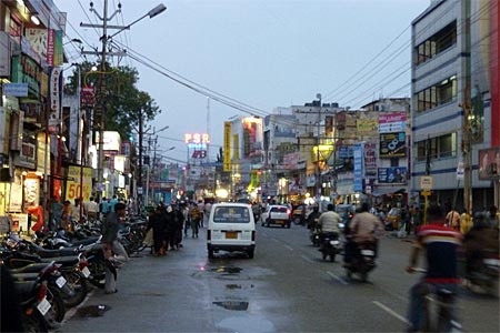 Coimbatore's biggest shopping area: Cross Cut Road