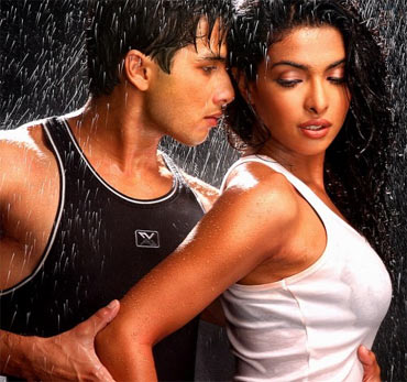 Piscean Shahid Kapoor and Cancerian Priyanka Chopra are supposed to hit it off astrologically!