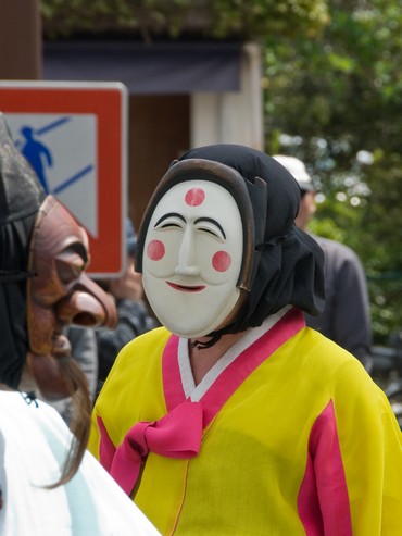 South Korean delegation at the 2009 Kamakura Matsuri. Koreans and aren't exactly fans of Indian food