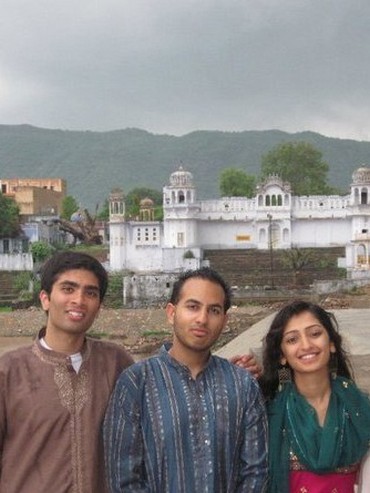(From L to R) Nilay Shah, Punal Bhavsar and Rucha Desai at the Pushkar Lake