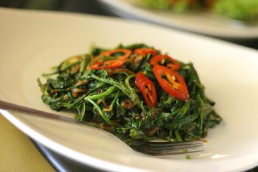 Sauteed Chinese vegetables are usually a good choice