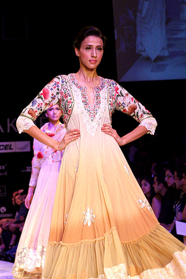 Model Anjali Raut in a Manish Malhotra creation.