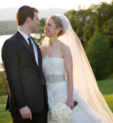 Marc Mezvinsky and Chelsea Clinton on their wedding day