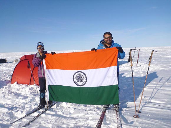 Deeya Bajaj unfurls the Indian tricolour along with her father Ajeet Bajaj in Greenland