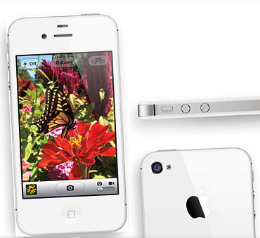 Is iPhone 4S a flop?