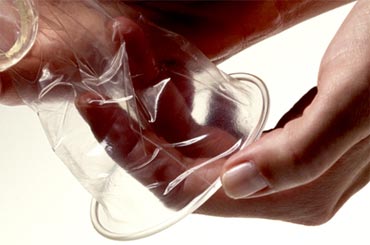 How to use the female condom