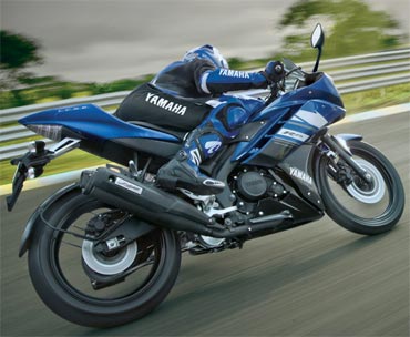 The R15 now costs Rs 1,07,000, ex-showroom price in New Delhi