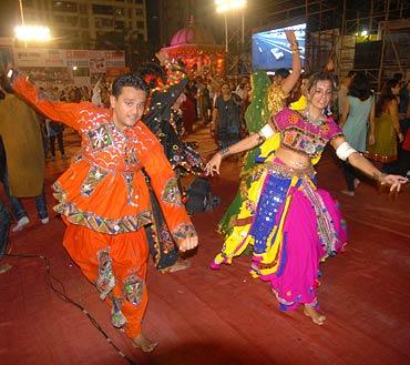 It isn't unusual for love to blossom during Navratri