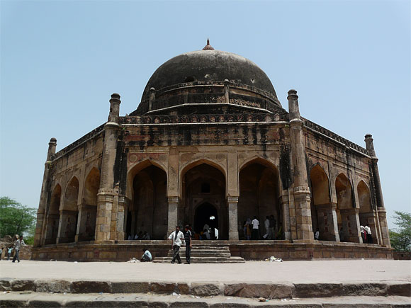 Adham Khan tomb