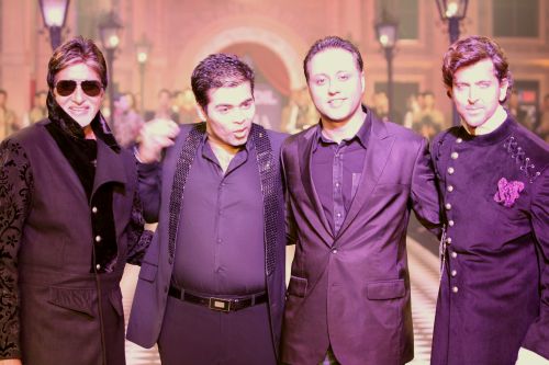(L-R) Amitabh Bachchan, Karan Johar, Varun Bahl and Hrithik Roshan at HDIL India Couture Week, October 2010